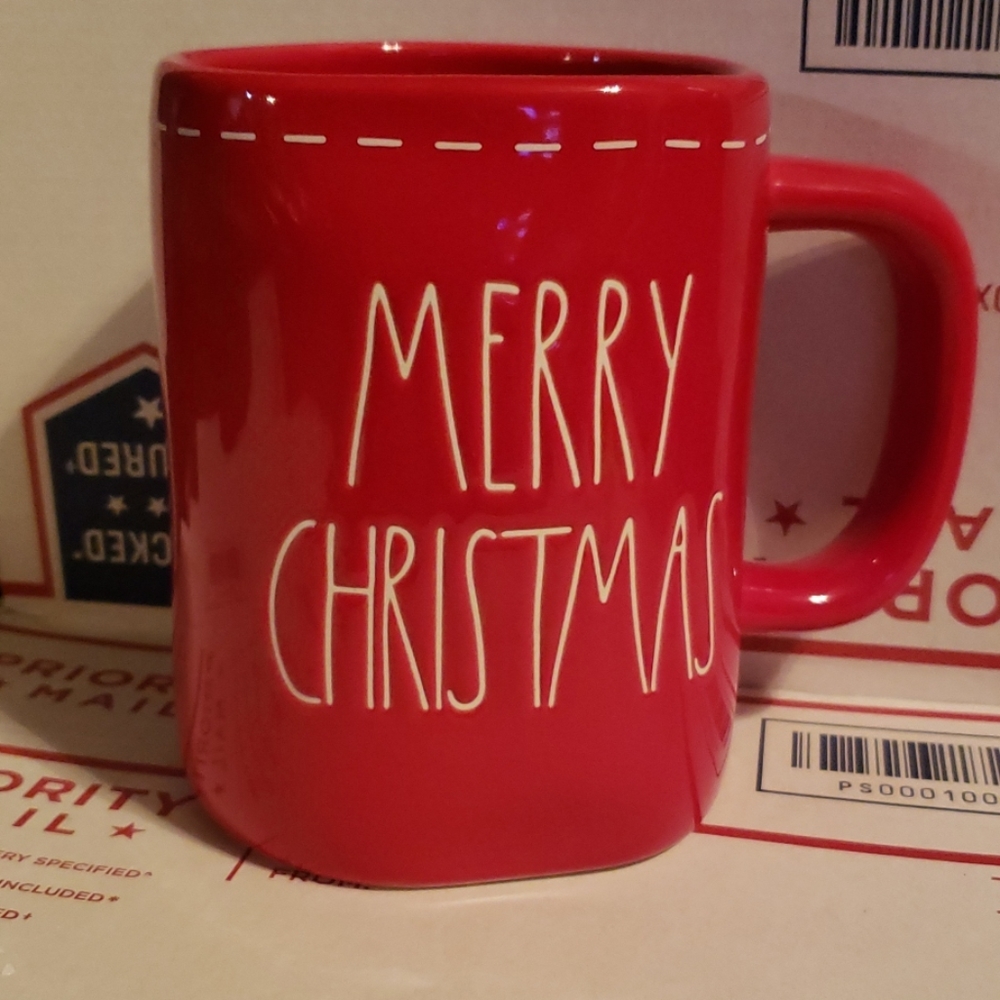 New 2019 Rae Dunn Merry Christmas mug